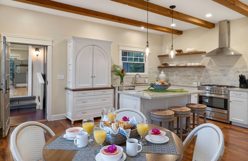 Napili House | Celebrity Home Across the Street From Beach! Pool With Slide, Pickleball, Gym!