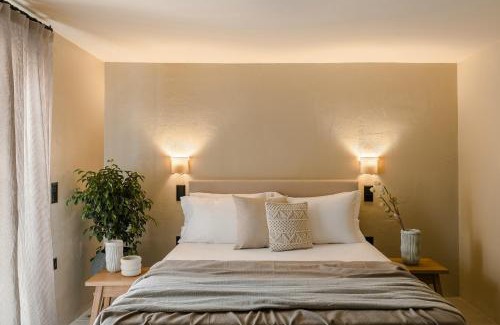 Lixouri Apartment | Celés Suite in Kefalonia with Balcony Nomadē Agora