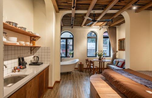 Hoan Kiem Apartment | CELESTA Villa Centre-Cozy Patio-Group Stay-Free Breakfast