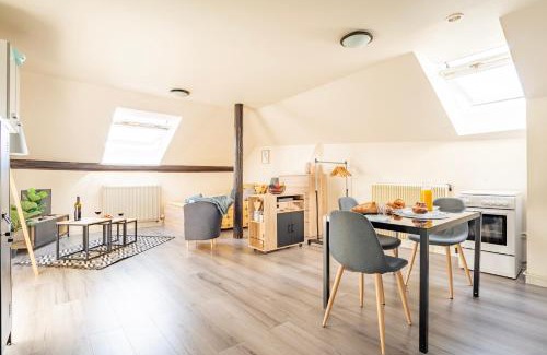 Sarrebourg Apartment | Celestial - GOLDEN TREE - WIFI - 20min St-Croix & Center Parcs