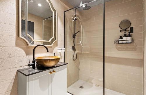 Darling Harbour Apartment | Celestial Rooftop- 270 degree Views Luxe Penthouse Stay