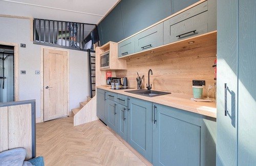 Great Houghton Cottage | CELESTIAL SKYLIGHT - BILLING AQUADROME in Billing Aquadrome Holiday Park