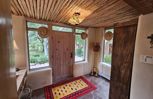 Taos House | Celia -walk to town -Mini Split AC Units in each bedroom-Hot Tub