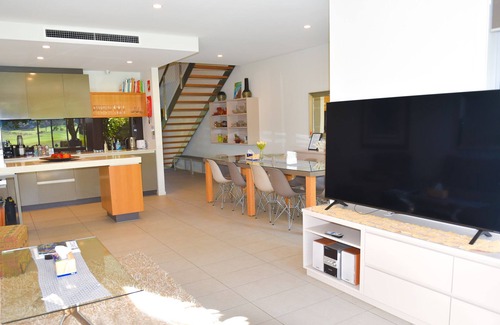 Magenta Shores House | Cely's Place at Magenta Shores