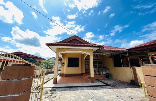 Kampung Kepong House | Cendana Residence Homestay Pengadang Baru Kuala Terengganu