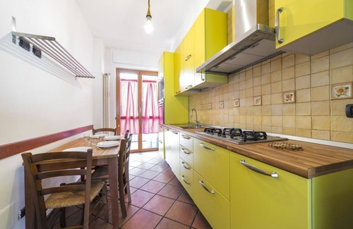 Bullona Apartment | Cenisio M5 Lovely apartment with balcony!
