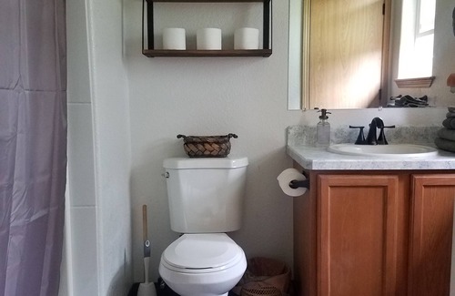 Kalifornsky House | Cenrally Located in Soldotna, Kenai River Fishing