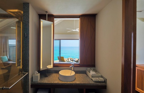 Giravaru Resort | Centara Ras Fushi Resort & Spa Maldives