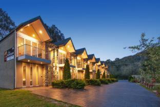 Bright House | Centenary Peaks Riverview Townhouses Bright
