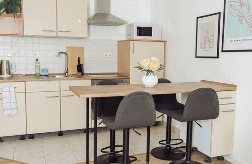Chemnitz Apartment | Center, 2R, own terrace, WiFi, 4P, modern, quiet