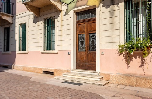 Borgo Trento Apartment | [Center] Elegant apartment with private parking - 7 guests