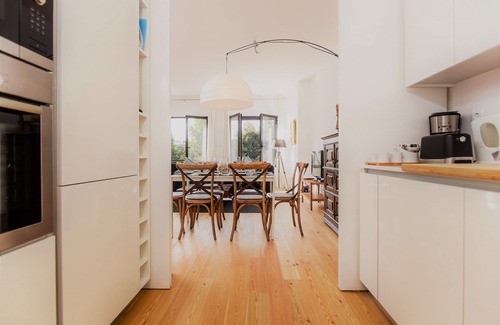 Lisbon Old Town Apartment | Center gardens Luxury Apartments 2+1 bedrooms in modern downtown Avenidas Novas
