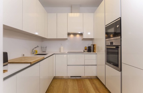 Lisbon Old Town Apartment | Center gardens Luxury Apartments 2+1 bedrooms in modern downtown Avenidas Novas