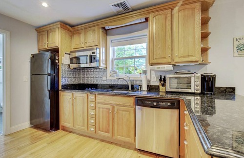 Moultonborough House | Center Harbor Lake Winnipesaukee Waterfront Guesthouse with dock and beach