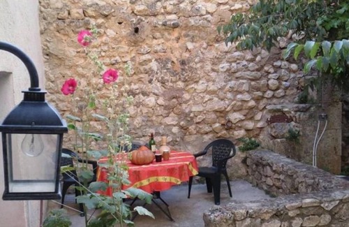 Moustiers-Sainte-Marie House | Center of MOUSTIERS STE MARIE In the calm JARDIN CLOS Home any comfort: 2-8 pers