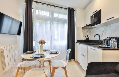 Val-de-Grace Apartment | Center of Paris in Jardin Luxembourg