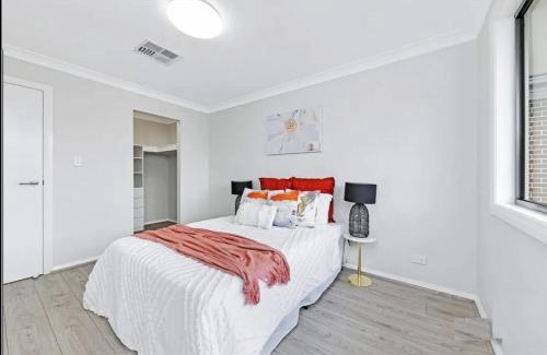 Rouse Hill Villa | Center of Rouse Hill house with fully fenced back yard