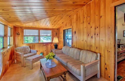 Center Ossipee House | Center Ossipee Pet-Friendly Cottage with Dock!