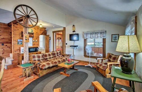 Center Ossipee House | Center Ossipee Pet-Friendly Cottage with Dock!