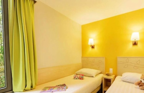 Chaumont-sur-Tharonne House | Center Parcs - Domaine des Hauts de Bruyeres - Eden Cottage Comfort 5 Rooms 8 People