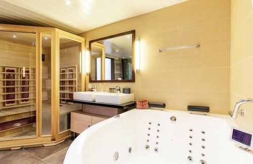 Chaumont-sur-Tharonne House | Center Parcs - Domaine des Hauts de Bruyeres - Cottage VIP Eden 4 Rooms 6 People