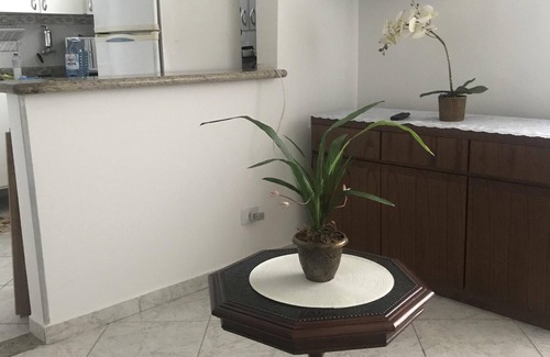Pitangueiras Apartment | Center Pitangueiras, 70 mts from the beach, prox. the mall/restaurants/market/bank