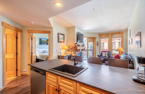 Copper Mountain Village Condo | Center Village One Bedroom, Free Wifi, Free Underground Parking