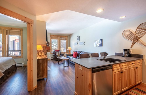 Copper Mountain Village Condo | Center Village One Bedroom, Free Wifi, Free Underground Parking