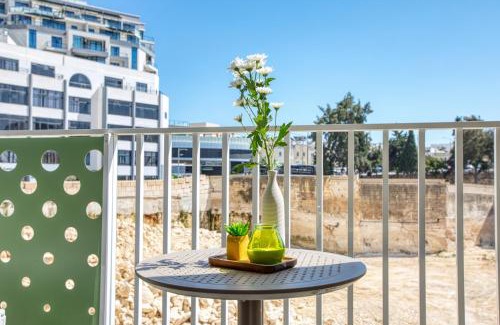 Mgarr Apartment | Central 1 Bedroom St Julians Sleeps 4