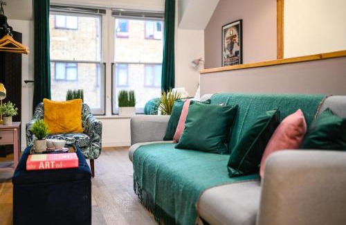 Spitalfields Apartment | Central 1BR Apartment Sleeps 4, Georgian Townhouse, Near London Liverpool Street, Super Central London, Beautifully Designed