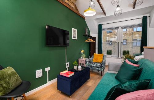 Spitalfields Apartment | Central 1BR Apartment Sleeps 4, Georgian Townhouse, Near London Liverpool Street, Super Central London, Beautifully Designed