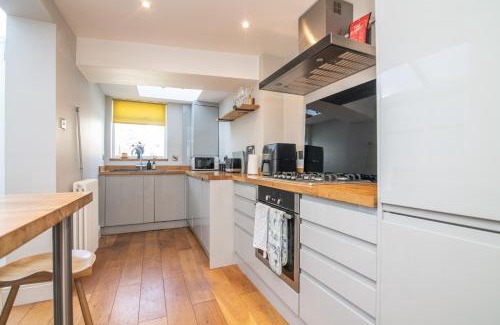 City Centre Apartment | Central 2 BD Townhouse