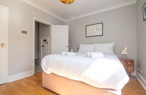 City Centre Apartment | Central 2 BD Townhouse