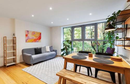 Hoxton West Apartment | Central 2-bed 2-bath apartment in Old Street