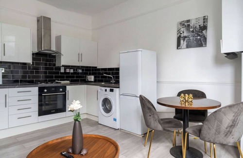 Ferndale Apartment | Central 2 bed London Apartment