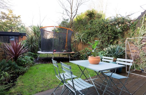 Belsize Apartment | Central 2 bedroom apartment, 3 min walk to tube