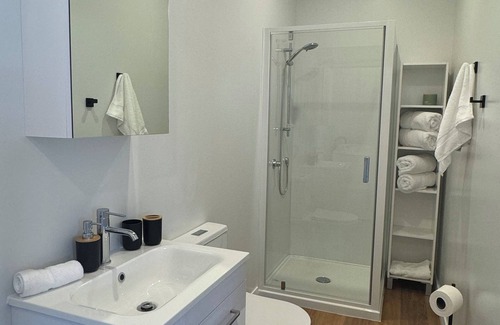 Lower Hutt House | Central 2 Bedroom Charmer on High