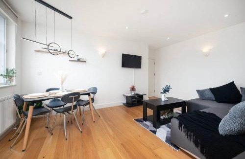 Stockwell Apartment | Central 2BR Fast Wi-Fi Ideal for Travellers