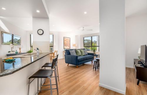 Greenway Apartment | Central 2BR Stylish Apt Located in Greenway - Hosted by Canstay
