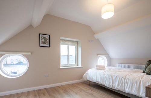 Drogheda Apartment | Central 2nd Floor Stylish 2-Bed Apartment
