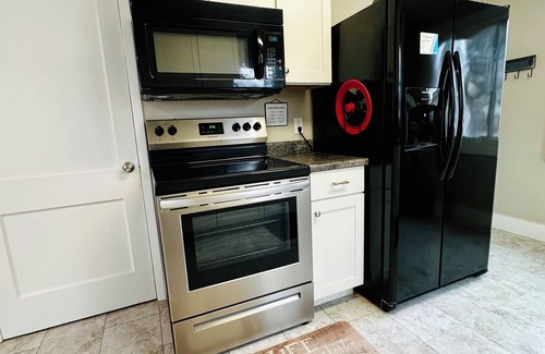 Sioux Falls House | Central 3 bed with fenced in yard