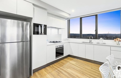 Surfers Paradise Apartment | Central 3 Bedroom Apartment at Ruby — Q Stay