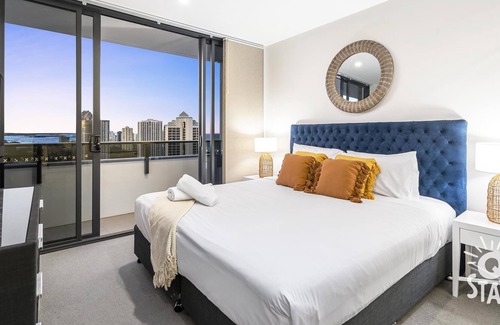 Surfers Paradise Apartment | Central 3 Bedroom Apartment at Ruby — Q Stay