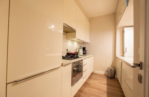Kabatas Apartment | Central 3-bedroom apartment with AC and elevator in Istanbul