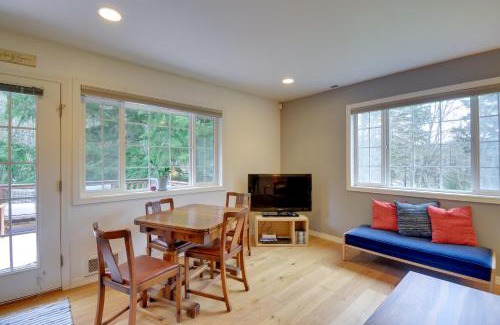 Rollingbay House | Central 4-Acre Cottage with Deck Walk to Bay!