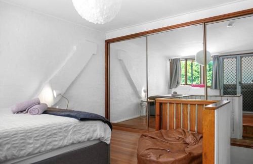 Potts Point House | Central 4 BDRM Terrace with Office