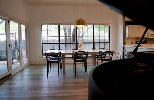 Amarillo House | Central |5 Bed| Baby Grand Piano