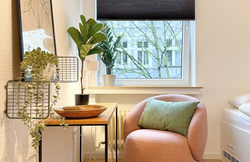Ostviertel Apartment | Central 65 sqm city apartment with free WiFi & self check-in