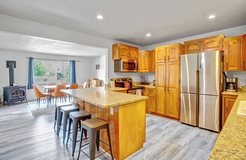 Salida House | Central A/C! Spacious 4BR home near Downtown Salida - Sleeps 9