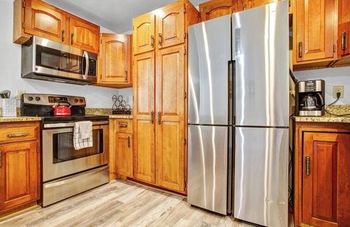 Salida House | Central A/C! Spacious 4BR home near Downtown Salida - Sleeps 9
